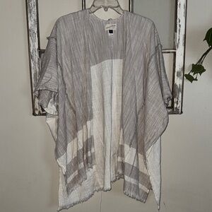 Target Universal Threads Striped Kimono Top OSFM
Grey and white hippie Shaw